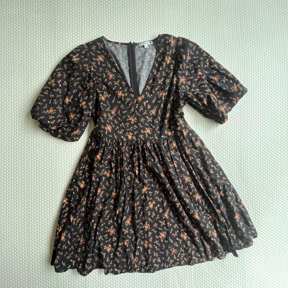 Madewell black ditsy floral mini dress size 8 ruched boho cottagecore